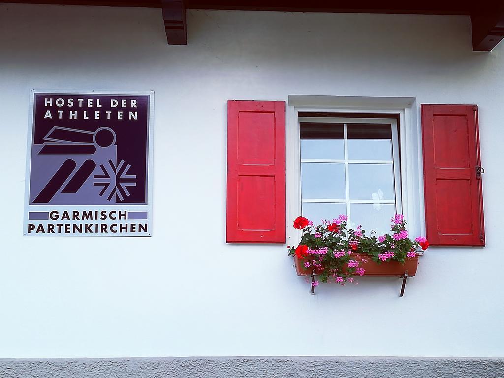 Hostel Der Athleten Garmisch-Partenkirchen Ngoại thất bức ảnh